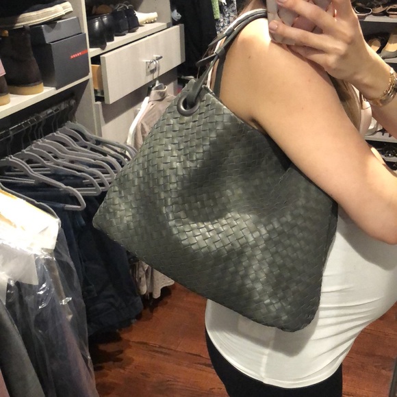 EXCELLENT CONDITION BOTTEGA VENETA NAPPA HANDBAG - Picture 9 of 11